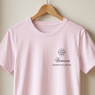 従業員名 ビジネス ロゴ スクリプト メイクアップ ピンク Tシャツ
