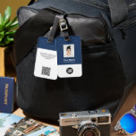 従業員ID写真、Qrコード、ロゴ、名前 ラゲッジタグ<br><div class="desc">写真、スキャンカスタムQrコードとビジネスロゴを使用して、この従業員の名前の荷物タグを簡単にパーソナライズ。ネイビーシンプルブルーとホワイトカラーのビジネスデザインで、前面と背面のサイズで完全にカスタマイズ可能、サンセリフの基本とモダンフォント、プロフェッショナルと外観澄ん。社員旅行ガジェット、プロフェッショナルの旅行アクセサリー、会社の旅行セキュリティ荷物IDラベル、出張のためのボスガジェットとして最適。荷物タグは、両面プリントまたはカードスロット独身の付きの両面に使用できる。最小注文なし。</div>