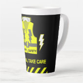 従業員Magの健康および安全ギフト カフェラテマグ (右アングル)