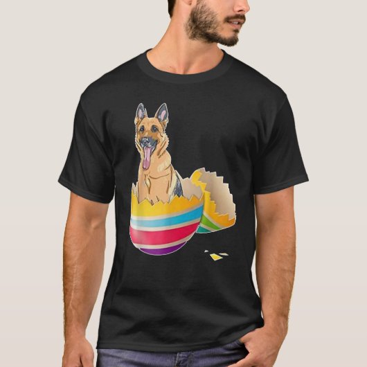 復活祭の卵から孵化したドイツの羊飼い Tシャツ (正面)