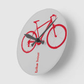 循環する赤いバイク ラウンド壁時計 (傾斜)