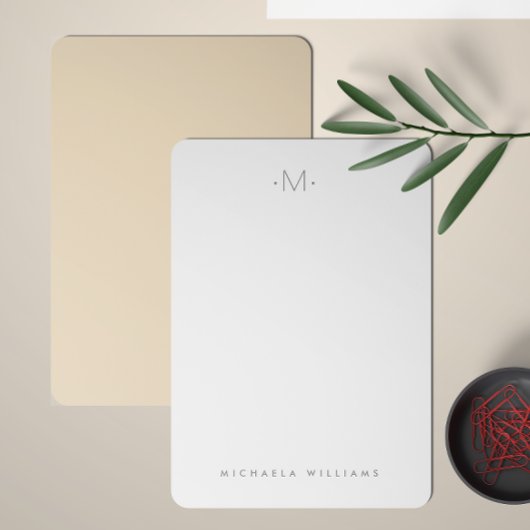 微妙なモノグラムのモダンイニシャルと名前 ノートカード