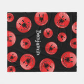 微笑のアルバニアの旗 フリースブランケット (正面(横))