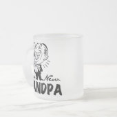 微笑の新しい祖父のTシャツおよびギフト フロストグラスマグカップ (正面左)