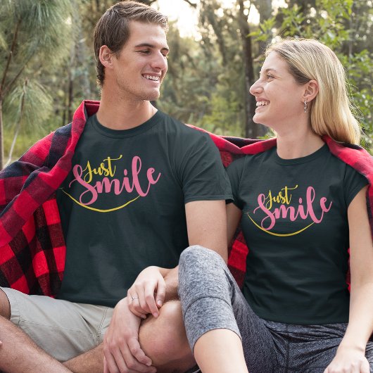 微笑み Tシャツ