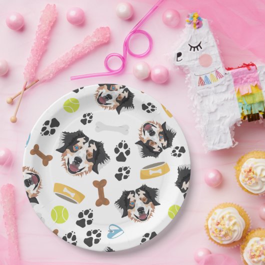 微笑犬のオーストラリア人の羊飼い ペーパープレート (パーティー)