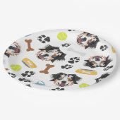 微笑犬のオーストラリア人の羊飼い ペーパープレート (アングル)