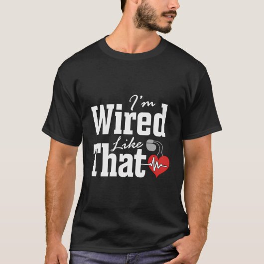 心臓ペースメーカーのIcd手術のように配線されている Tシャツ (正面)