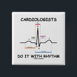 心臓学医はしますリズム(ECG/EKG)とのそれを 缶バッジ<br><div class="desc">あなたのハートの湾曲のリズムについて知るべき心臓学医がある必要性無し。 冗談のことわざ"心臓学医と共に心電図のECG/EKGの心拍を、特色にするこれらのギフトの何れかの楽しむな歪んだ暗示的な医学のユーモアはリズムとのそれを"します。 驚いて見直させます科学的なユーモアのギフトと今日意味するものをについて他を!</div>
