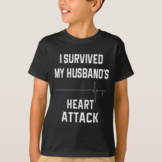 心臓発作サバイバーの妻 - 私は夫の心臓発作を乗り越えた Tシャツ (正面)