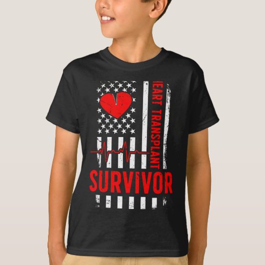 心臓移植の生き残り者 アメリカ国旗 心臓移植 Tシャツ (正面)