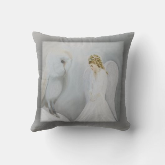 心配の守り神およびフクロウ クッション (裏面)