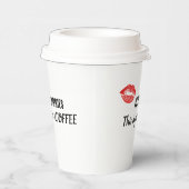 心配無用。これはただの コーヒー 紙コップ (右)