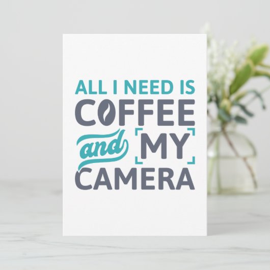 必要なのはコーヒーとカメラだけだ サンキューカード (スタンド正面)