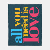 必要なのは愛だけだ フリースブランケット (正面)