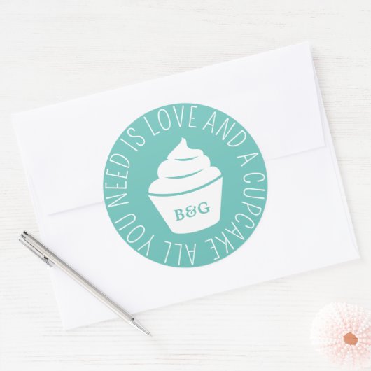 必要なのは愛とカップケーキのステッ結婚カーだけ ラウンドシール (封筒)