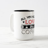 必要なのは愛とコーヒーだけだ ツートーンマグカップ (正面左)