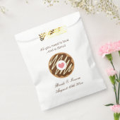 必要なのは愛とドーナツのカスタムウェディング フェイバーバッグ (封をした状態)