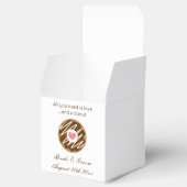 必要なのは愛とドーナツのカスタムウェディング フェイバーボックス (オープン)