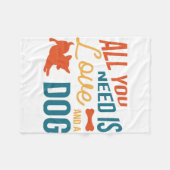 必要なのは愛と犬 フリースブランケット (正面(横))