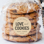 必要なのはLove & Cookies結婚式の引き出物ラベル ラウンドシール<br><div class="desc">「必要なのは愛とクッキーだけだ」 ラベルを自分の名前と日付結婚でクリーンでデザインにパーソナライズモダンする。お使いのブライダルシャワーまたは結婚お気に入りラベルを使用する。</div>