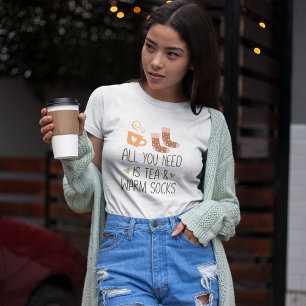 必要なのはTea & Warm socks girl Tシャツ