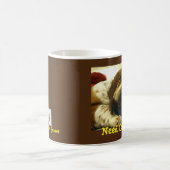 "必要性コーヒー"のマグの睡眠のバセットハウンド コーヒーマグカップ (中央)