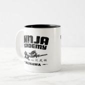 忍者アカデミーの沖縄の殺害ビル ツートーンマグカップ (正面左)