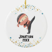 忍者オーナメント、かわいい空手キッズクリスマス セラミックオーナメント (裏面)