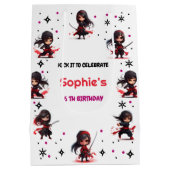忍者スタイル子供のガーリー誕生日 ミディアムペーパーバッグ (裏面)