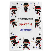 忍者スタイル子供の誕生日 ミディアムペーパーバッグ (裏面)