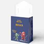 忍者戦士の誕生日パーティー 4"w x 2"l x 5"h フェイバーボックス (見開き)