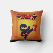 忍者映画スター戦士が空手キッズを蹴る クッション (裏面)