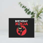 忍者誕生日パーティーテーマ-誕生日忍者デザイン ポストカード (スタンド正面)