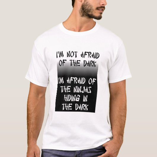 忍者隠しTシャツ 冗談 Tシャツ (正面)