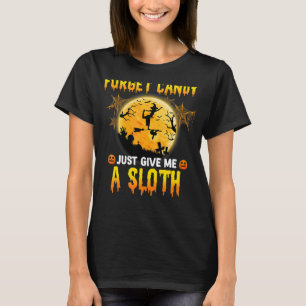 忘れ与えお菓子は私をスロー魔女ほうきムーン Tシャツ