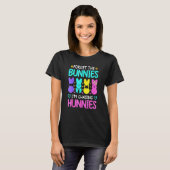 忘れThe Bunnies おもしろい I's Chasing Hunnies Easte Tシャツ (正面フル)
