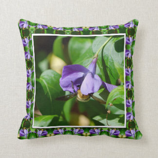 忙しい蜂 クッション