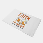 応援から信仰とフェローシップ – オクトーバーフェストティー ドアマット (アングル)