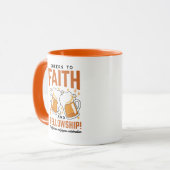 応援から信仰とフェローシップ – オクトーバーフェストティー マグカップ (正面左)