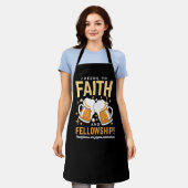 応援から信仰とフェローシップ – オクトーバーフェスト エプロン (着用した状態)