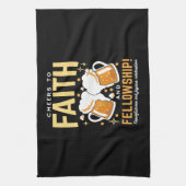 応援から信仰とフェローシップ – オクトーバーフェスト キッチンタオル (縦)