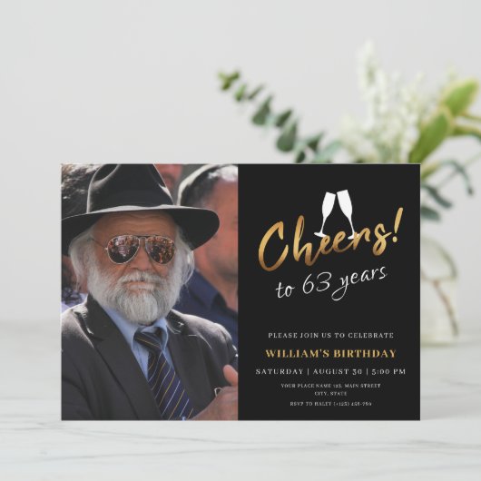 応援から63年金ゴールド黒大人誕生日写真 招待状 (スタンド正面)
