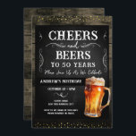 応援とビール50th Birthday Party Budget 招待状<br><div class="desc">応援とビール誕生日招待状。パーソナライズする簡単。すべての文字は調整可能で、簡単は自分のパーティーニーズに合わせて変更できる。黒板と素朴な木材の背景の要素。おもしろいシャルボードは渦巻き旋回し、繁栄する。水色ビールマグ。招待状だ。バーまたはバックヤードBBQ誕生日デザイン。任意の年齢、単に文字を変更する。</div>