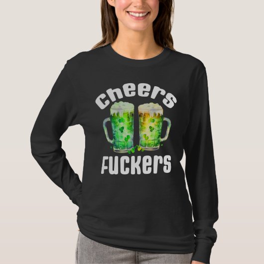 応援のおもしろいSt.Patricks Day Drink Tシャツ (正面)