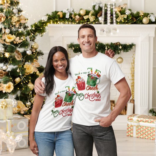 応援のクリスマスメンズの基本Tシャツを1杯持っている Tシャツ