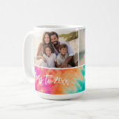 応援の新年のタイダイティール(緑がかった色)写真70s Vibe コーヒーマグカップ (正面左)