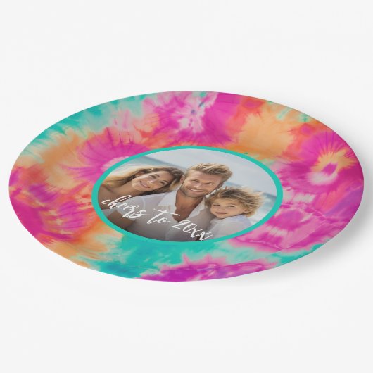 応援の新年のタイダイティール（緑がかった色）写真70s Vibe ペーパープレート (アングル)