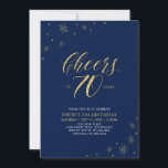 応援～70 |金ゴールド・ネイビー70thバースデーパーティー 招待状<br><div class="desc">70歳祝の誕生日パーティーの招待スタイリッシュで特別な日を過ごそう。このデザインは、シックな金ゴールドタイポグラフィ「70年への応援」とネイビーブルーの背景を持つ金ゴールド要素を備えている。文字カスタマイズと背景色を指定できる。私のショップBaraBomDesignでは、より多くのマッチングパーティーの供給が利用可能である。</div>