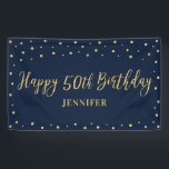 応援 | Happy 50th Birthday Partyバナー 横断幕<br><div class="desc">このスタイリッシュバースデーバナーデザインは、ネイビーブルーの背景に金ゴールド「ハッピー50誕生日」タイポグラフィを搭載。名前と年の文字と背景色をパーソナライズできる。シックな50歳モダンの誕生日パーティーに完璧な装飾。一致もしするアイテムが必要連絡です。メール[ barabomdesign@gmail.com ]感謝してい!</div>